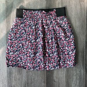 Women’s floral mini skirt